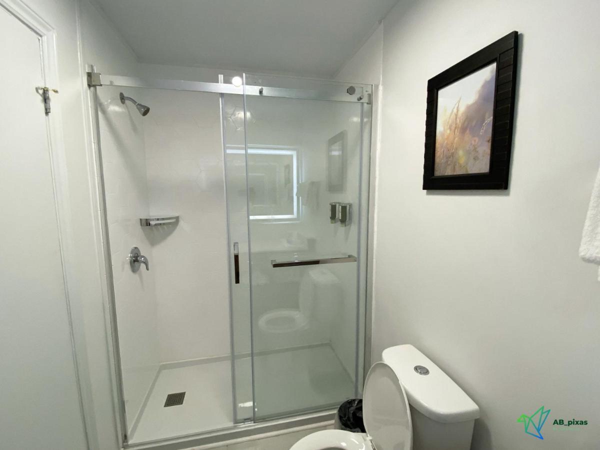 Glengarry Extended Stays Труро Екстериор снимка
