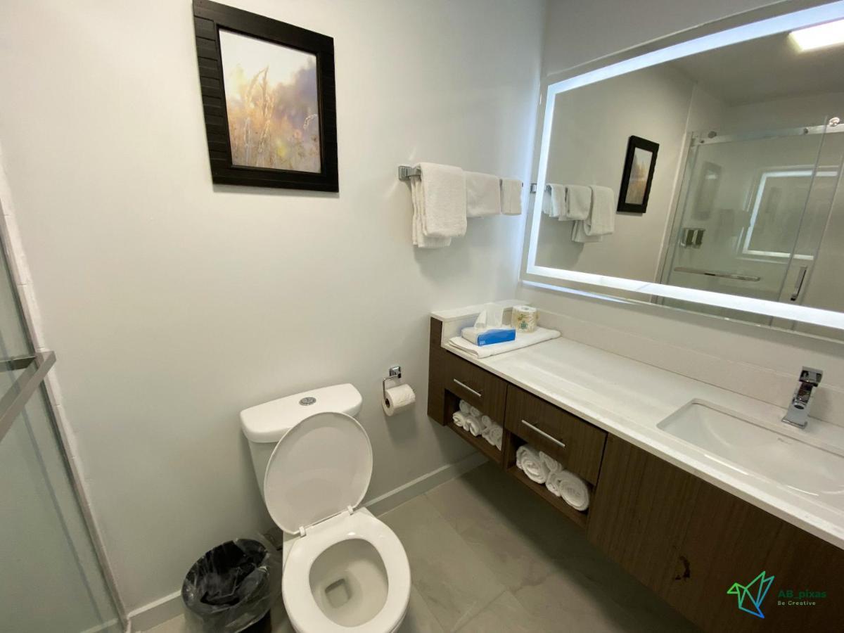 Glengarry Extended Stays Труро Екстериор снимка