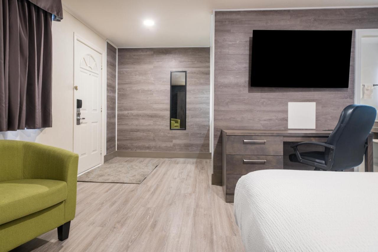 Glengarry Extended Stays Труро Екстериор снимка