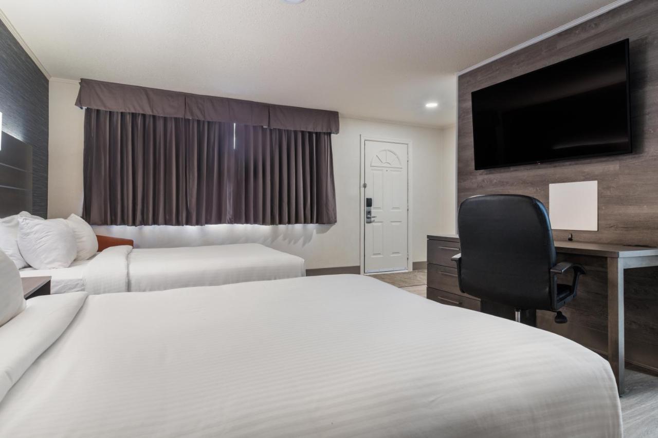 Glengarry Extended Stays Труро Екстериор снимка