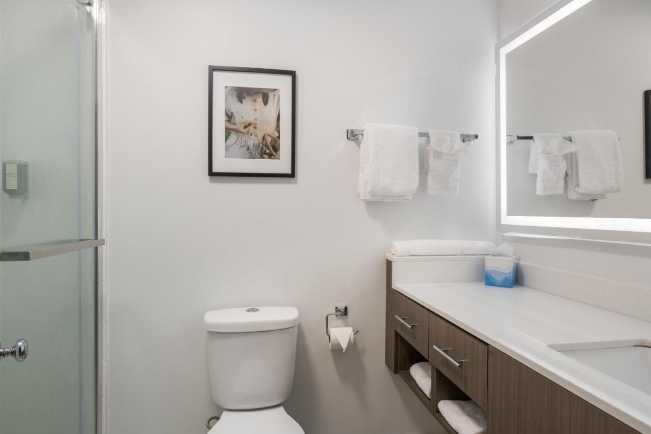 Glengarry Extended Stays Труро Екстериор снимка