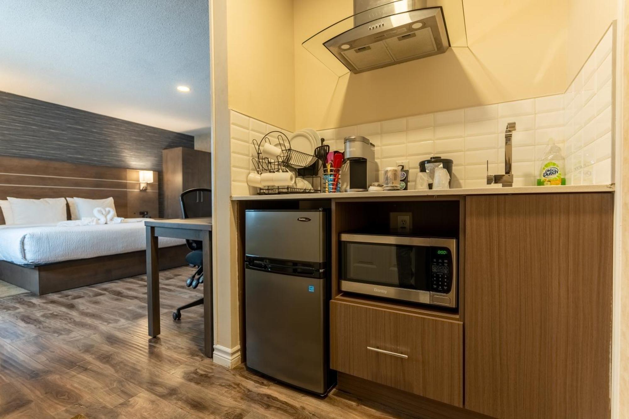 Glengarry Extended Stays Труро Екстериор снимка