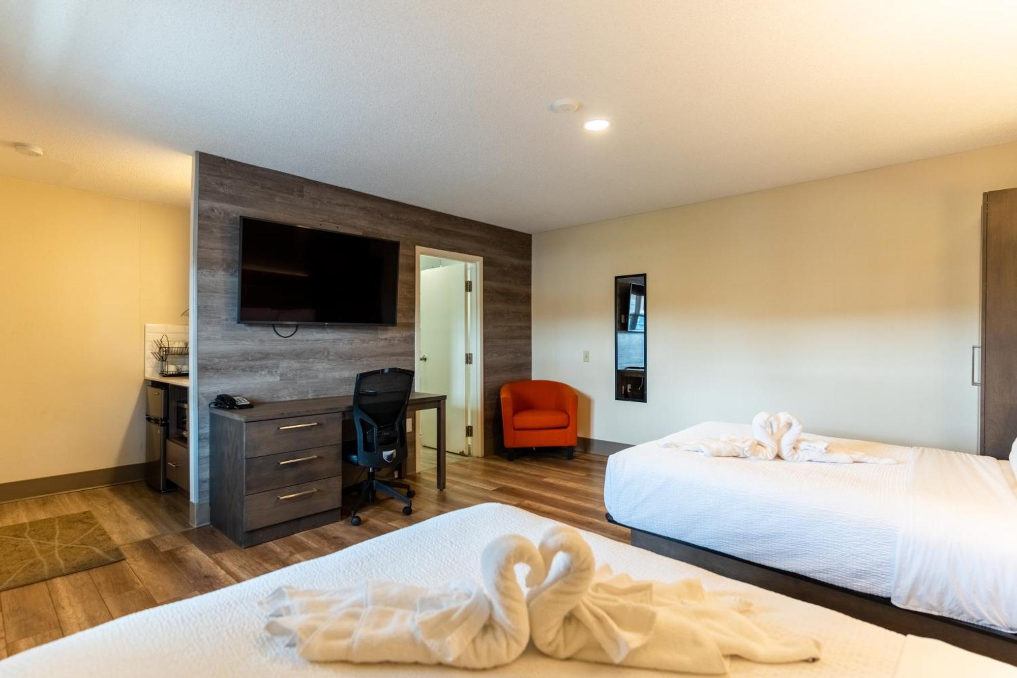 Glengarry Extended Stays Труро Екстериор снимка