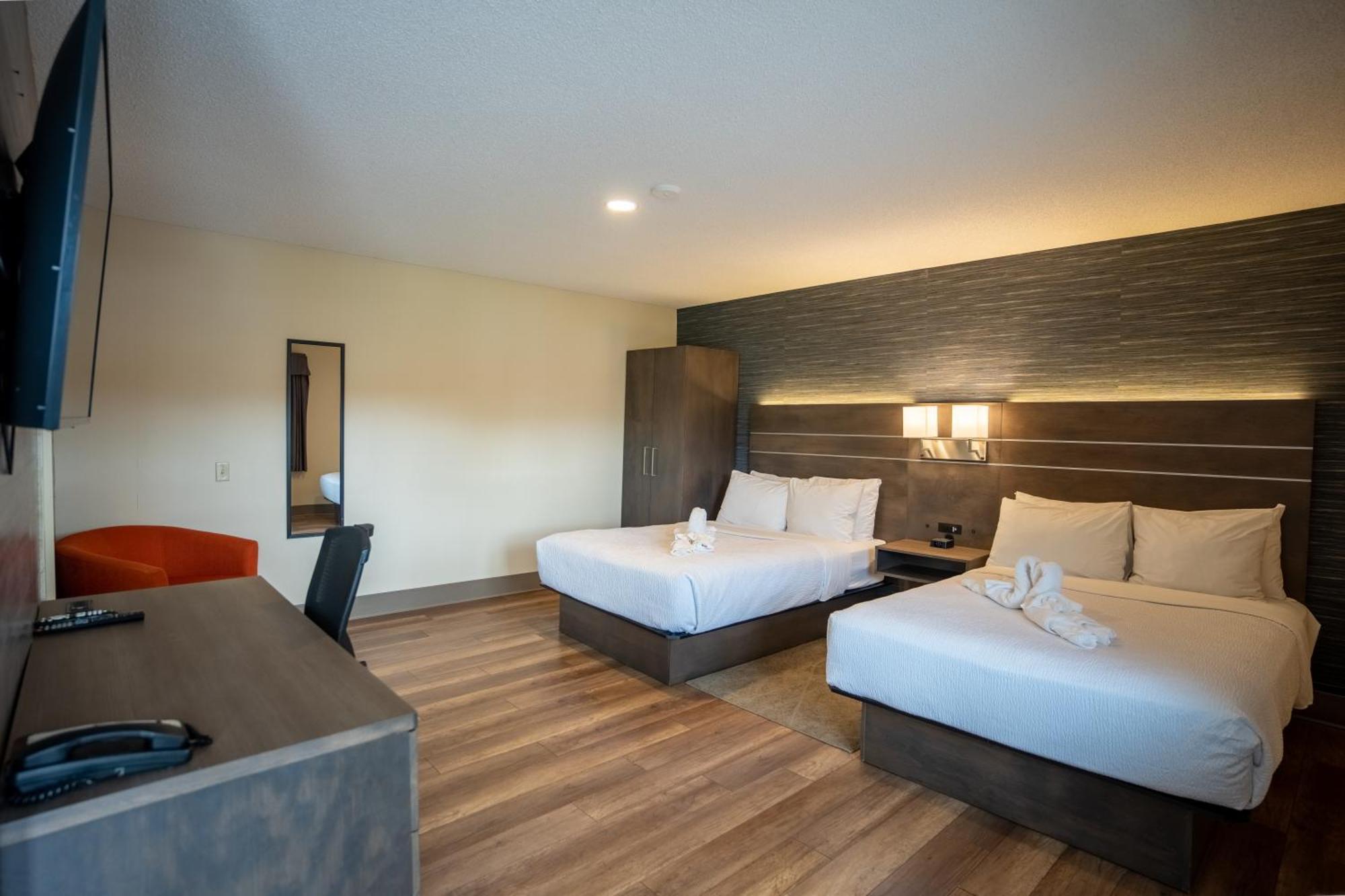 Glengarry Extended Stays Труро Екстериор снимка
