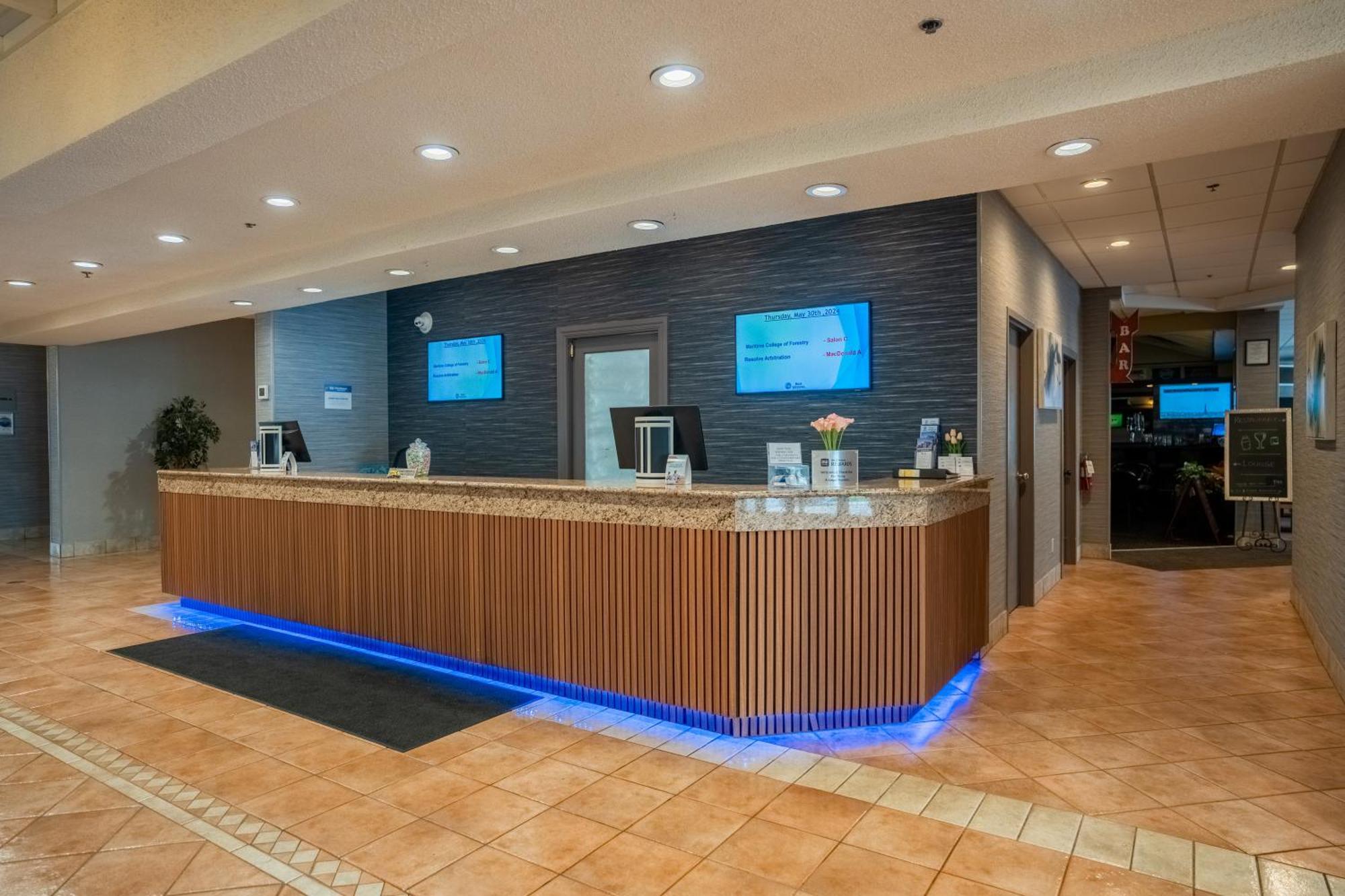 Glengarry Extended Stays Труро Екстериор снимка