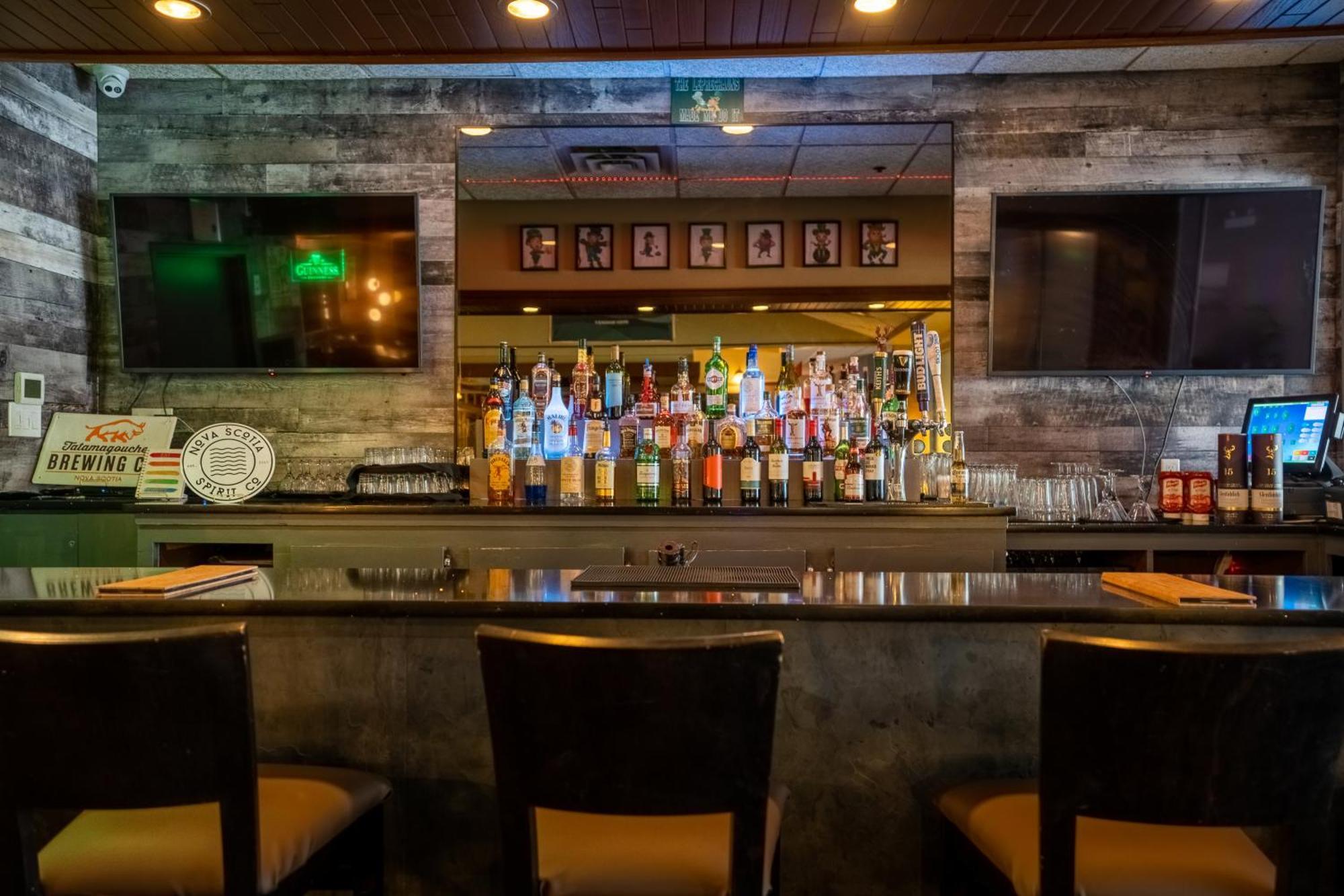 Glengarry Extended Stays Труро Екстериор снимка