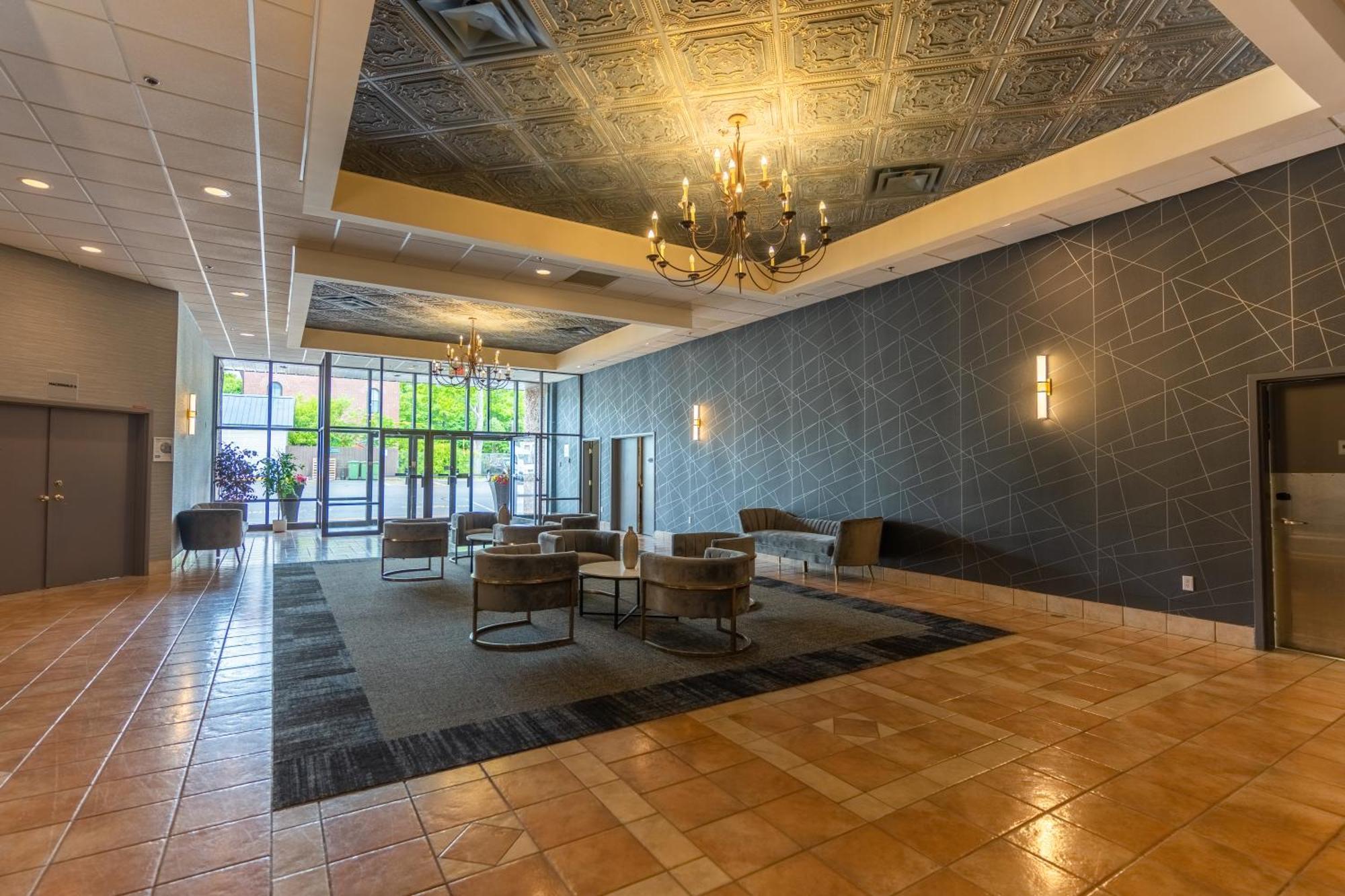 Glengarry Extended Stays Труро Екстериор снимка